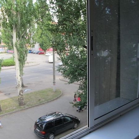 Апартаменты В Центре Металлургов 27 Kr Apartments Krivoy Rog Bagian luar foto