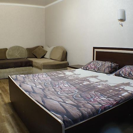 Апартаменты В Центре Металлургов 27 Kr Apartments Krivoy Rog Bagian luar foto