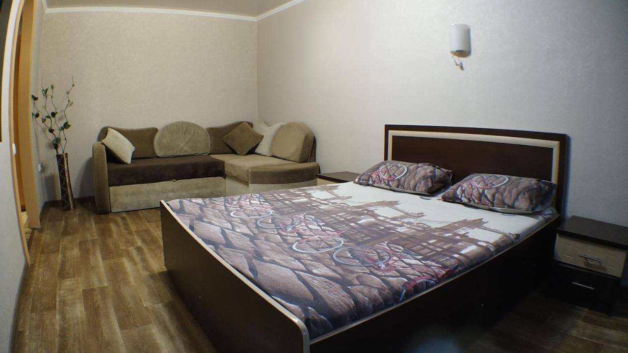 Апартаменты В Центре Металлургов 27 Kr Apartments Krivoy Rog Bagian luar foto