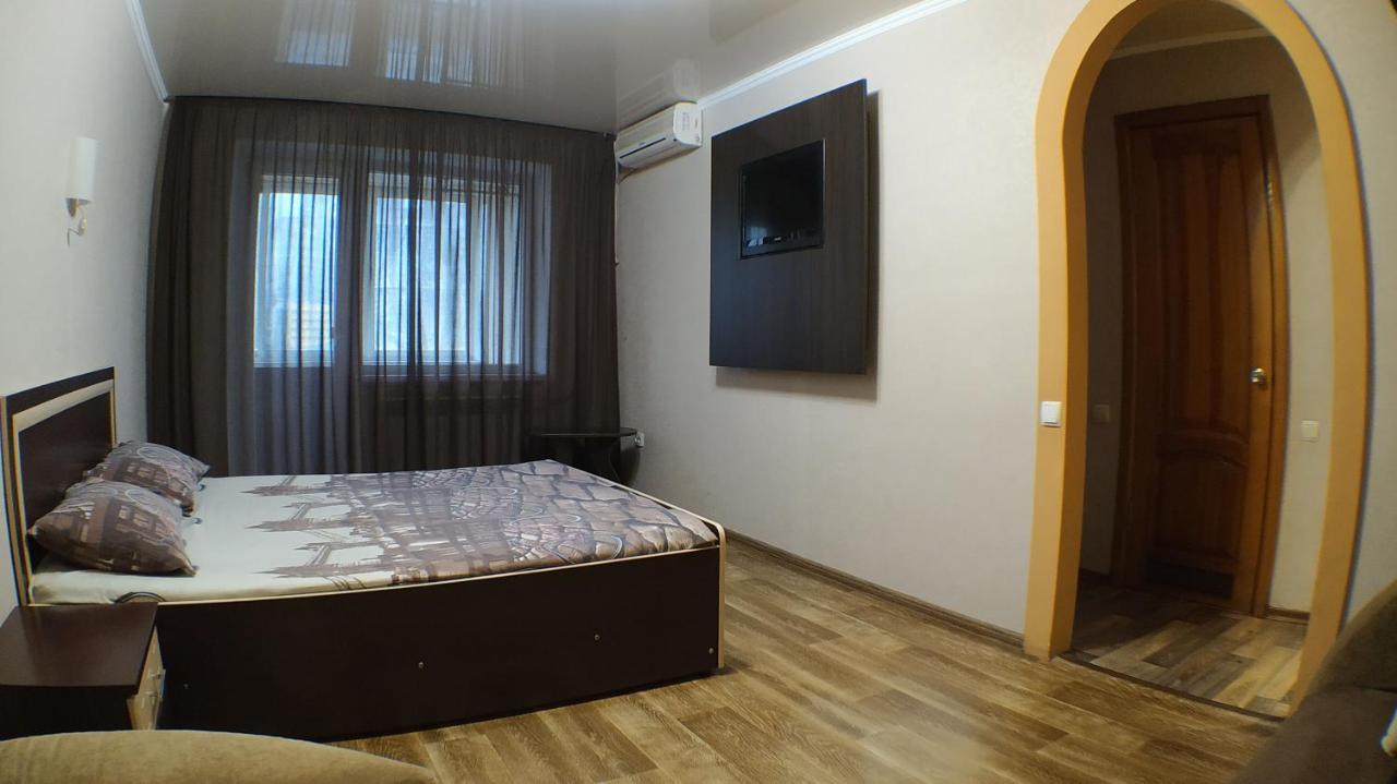Апартаменты В Центре Металлургов 27 Kr Apartments Krivoy Rog Bagian luar foto