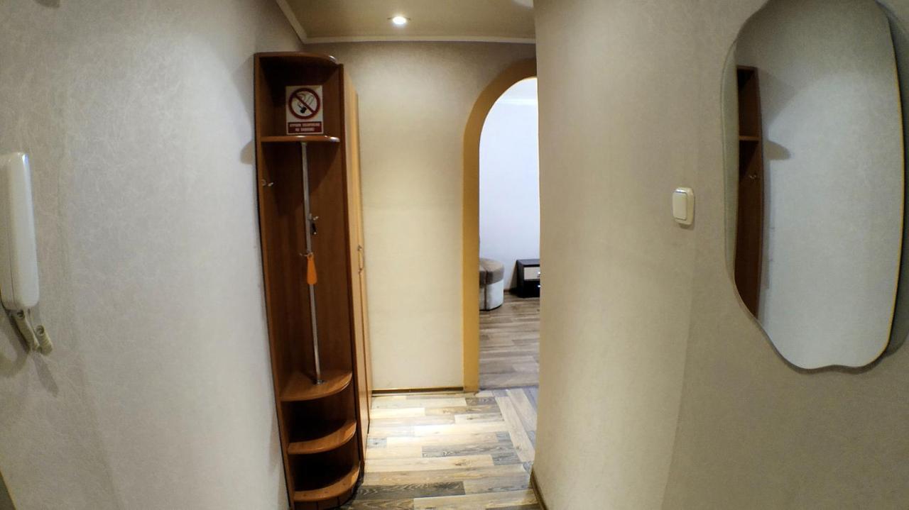Апартаменты В Центре Металлургов 27 Kr Apartments Krivoy Rog Bagian luar foto