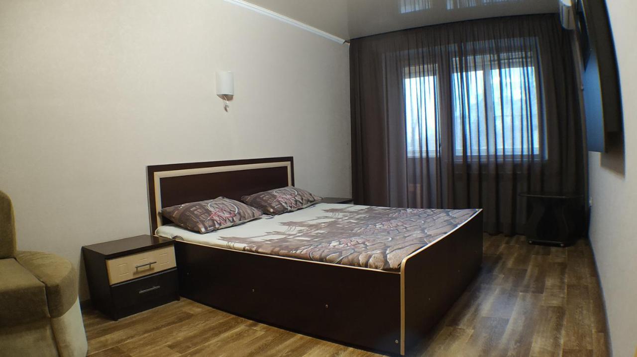 Апартаменты В Центре Металлургов 27 Kr Apartments Krivoy Rog Bagian luar foto